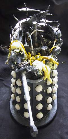 dalek1.jpg (21780 bytes)